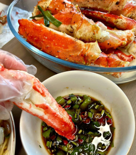 Click to view full screen Super Colossal Red King Crab Legs photo review